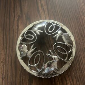 Yankee bunny candle topper gently used